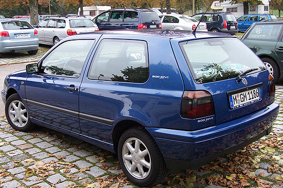 zu verkaufen: VW Golf 3 Bon Jovi EZ 09/1996 , 55 KW ( 75PS ), ca. 102.000 km, Blau-metallic, Automatic, 3 T&uuml;rig 